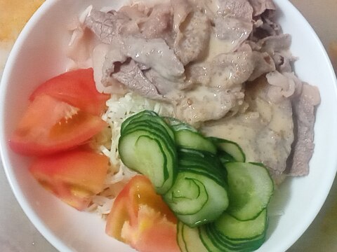 ☆牛肉の冷しゃぶ☆胡麻ダレ☆deサラダ